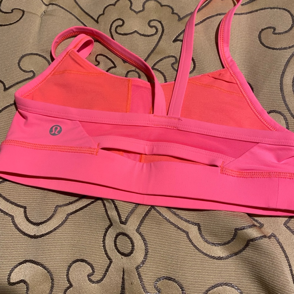 Lululemon sports bra
